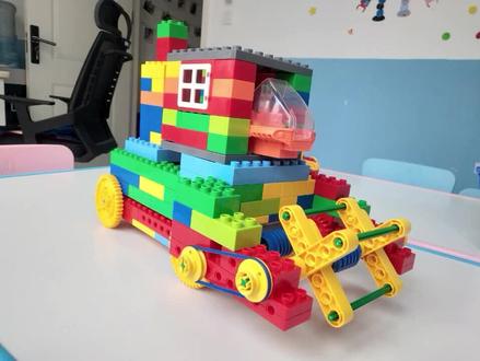 作品分享:联合收割机
1,了解联合收割机的结构
2.学习联合收割机的用途
3;学习联合收割机的搭建特点
#乐高搭建 #动手动脑 #逻辑思维