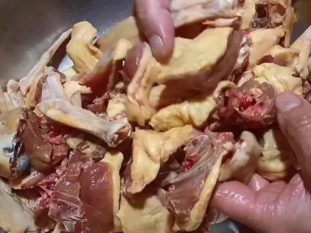 太香了,湖北老厨子教你两妙招炖农村土豚汤香浓醇厚广东人都说好