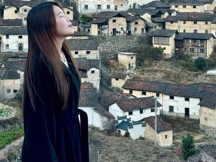 走红网络的“江南布达拉宫”,竟然就在金华! 如果你也喜欢小众清净的风景,推荐来这里!#金华#金华去哪玩 #上黄村 #江南布达拉宫 #金华美景