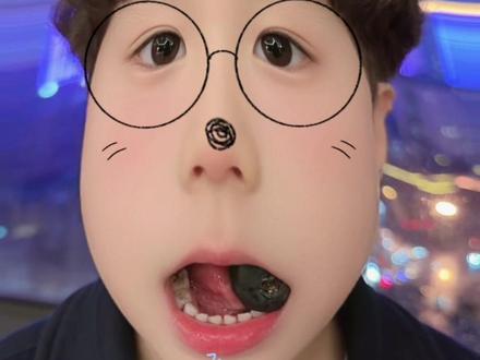 我又来吃蓝莓了 #晨晨晨可爱