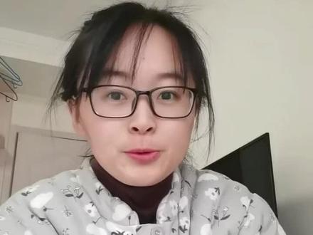 霉豆腐的毛毛外套,毛茸茸的穿上好显气质,很时尚洋气#霉豆腐外套 #毛毛外套 #万物皆可霉豆腐
#霉豆腐穿搭