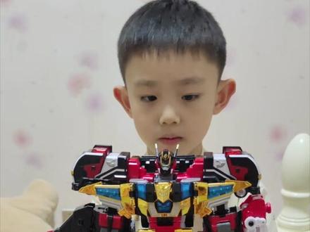 昂老师玩具课堂开讲了~
重装赤魂王组装#玩具 #男孩玩具 #变形玩具#炫卡斗士 #拼装玩具