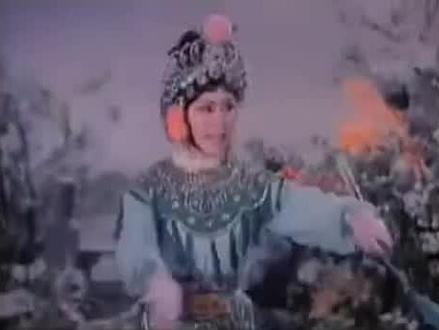 青年时期看过京剧白蛇传,李炳淑主演白娘子,好听!