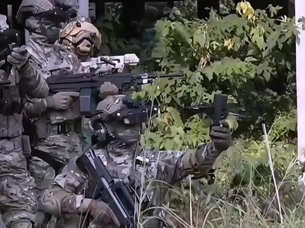 蛟龙特战队作战装备如何?有哪些你根本想不到的新奇玩意儿? #军事科技 #军事科普 #军事迷 #大国重器 #军事爱好者