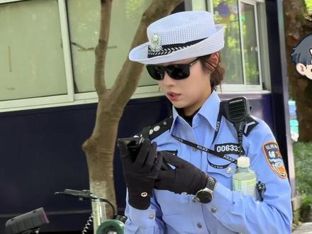 兔子警官开上小摩托出发啦 去执勤#杭州 #实拍 #最美交警