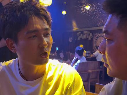 打卡乌市九幺民谣酒馆!跟好哥们儿PK,畅谈人间百态!#乌鲁木齐 #乌鲁木齐好玩的地方 #醉云尘 #新疆龙校长 #九幺民谣记