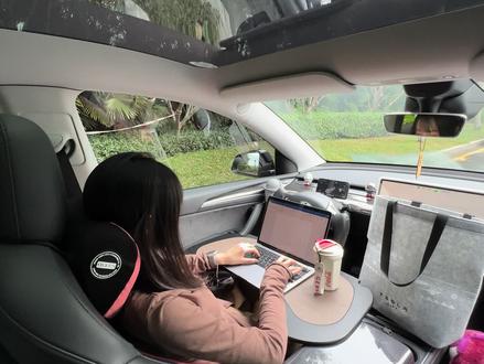 如何在特斯拉上打造一个移动办公室? #特斯拉 #特斯拉好物推荐 #女生的车 #modely