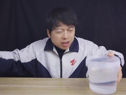 网红水饴糖,吃起来到底是什么味道? #水饴糖 #麦芽糖浆 #零食测评