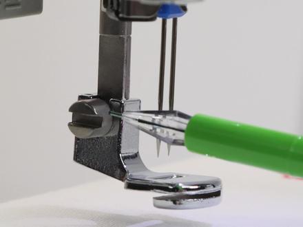 一看就懂的缝纫入门第4课,千万别这样装针机和压脚!|零基础学服装缝纫入门课 #缝纫 #缝纫机 #缝纫机针