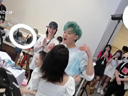 现在我的心情很复杂,哎,看韬韬释放释放心情吧!