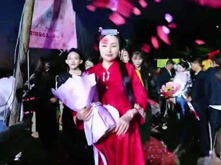 小月琴及团队来参加孔德攀婚礼,㊗️灰灰,攀攀百年好合,早生贵子,一路长虹,活动大卖@小月琴217(诚信主播)单亲妈妈 @孔德攀3月23号24号婚礼活动