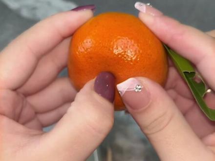 看完这个教程 在也不用担心会掉啦 还不会贴 麻烦来打我 #美甲分享 #手工穿戴甲 #穿戴甲教程 #穿戴甲佩戴教程 #蝶诗舞设计穿戴甲