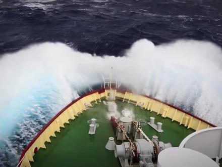 #德雷克海峡 2022年的高科技邮轮被神秘巨浪砸穿,1819年的西班牙战舰带着644人消失,跨越200年,德雷克海峡用同样的方式杀人,上万条命葬身海底,不到百人活着讲出真相,这片海,到底藏着什么#探索宇宙 #知识前沿派对 #青年创作者成长计划 #抖音精选