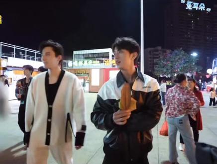 #李沛恩江衡 靠脸怎么不可以靠脸这么帅的,江衡嘴上说李沛恩脱,手却拉着他衣服不让他去~口是心非的男人