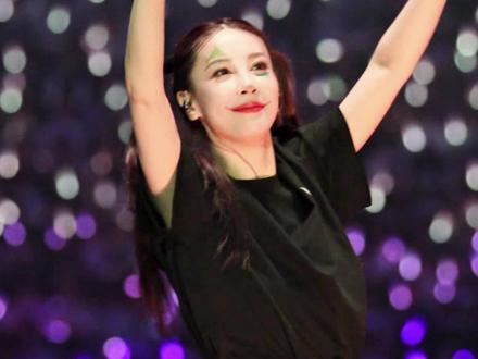 双马尾大琪姐姐来上班啦🦖 在万兽之王见到@DONG_大琪🦖 啦🌟
#大琪
#万兽之王巡回演唱会
#薛之谦广州演唱会