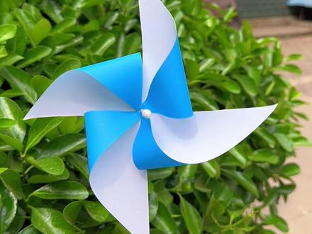 假期里放下手机!陪孩子跟着佩奇做个童年的纸风车,超简单一看就会#亲子手工 #创意手工 #折纸