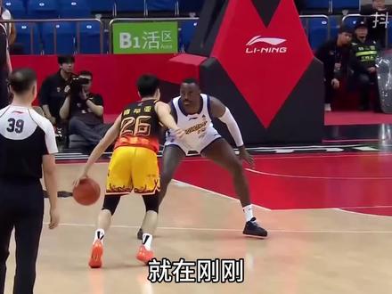 本场是2026年3月22日江苏肯帝亚81:88主场不敌浙江广厦的比赛,庞峥麟在本场贡献了多个名场面,并且在最后一攻将比赛绝平,用绝对速度来完诠释示什么叫“广西超跑”!#庞峥麟 #CBA