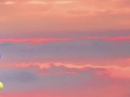 2/3集|飞人 用气球上天?太好玩了! #影视解说 #好玩 #搞笑