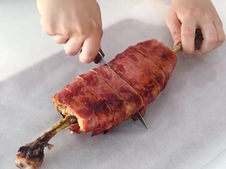 世界杯烤鸡腿,打破次元的新吃法!@抖音小助手