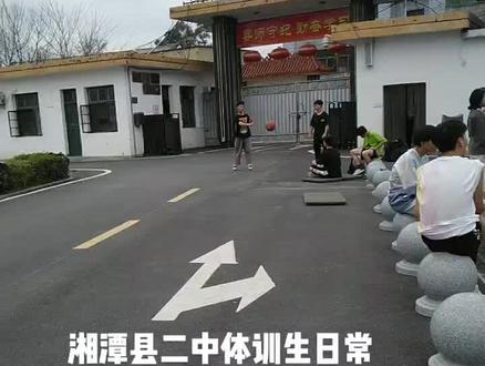 羞涩的少年!今天偷偷跑去学校看儿子。😍😍😍