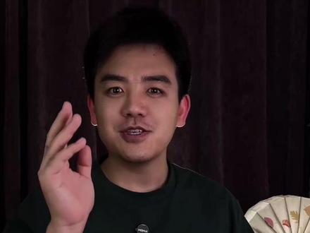 Figure03是地表最强机器人? 那宇树排第几! 10月9号FigureAI发布全新人形机器人Figure03。公司CEO Brett Adcock在社媒号称其是地表最强人形机器人!官方表示Figure03核心亮点在于将强大的AI“大脑”与高度拟人化的“身体”相结合,并首次将量产和家庭使用作为核心目标。Figure03采用全新的织物外衣、新一代视觉系统、手掌内置摄像头,脚掌无线充电等新功能,能实现全天候工作。它通过Helix AI系统、仿生触觉与视觉、人性化的安全设计以及面向量产的成本控制,构建了一个真正致力于进入家庭和商业环境的通用机器人平台。它的发布标志着人形机器人从实验室原型迈向可部署、可规模产品的关键一步。#Figure03 #FigureAI #特斯拉擎天柱机器人 #宇树人形机器人 #人形机器人