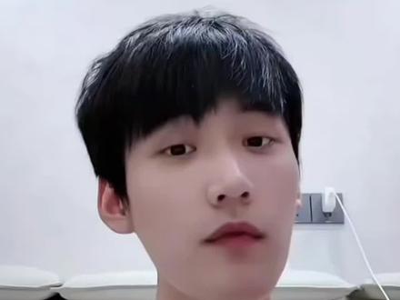 这骄傲的小表情#周柯宇#火鸡面梦男#周柯宇做饭了