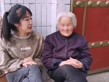 气象局,我家小老太太开玩笑呢,您见谅昂#抖音小助手 #上热门 #陪伴奶奶