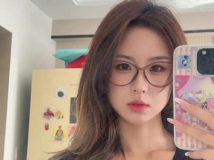 当我对豆包说我想体验一次被狗仔队偷拍时..(升级版) #站姐 #豆包ai #豆包p图指令 #豆包P图已经nextlevel了 #教程来了