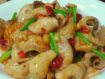 这是家庭版鱼肉的新吃法,做法简单,鲜嫩入味又好吃,营养丰富老人孩子都爱吃#干锅鱼片 #下饭菜 #好吃到停不下来 #美食教程