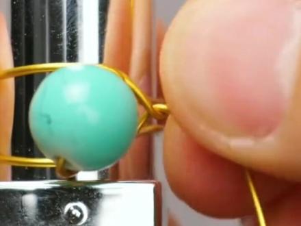 用钢丝来做一个漂亮戒指吧#小妙招 #手工制作 #好物推荐 #废物利用 #创意手工 @DOU+小助手