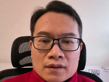 传统数学教育搞反了?微积分的概念其实很简单,复杂的只是手工计算! 当计算交给电脑,10岁孩子就能理解微积分的核心思想,5岁孩子就能懂机器学习的原理。 我们一直在用"计算难度"排课程,而不是"理解难度"——这让孩子错过了太多见识星辰大海的机会。 别让过时的学习顺序,限制了孩子的认知边界。 #教育创新 #数学思维 #第一性原理 #微积分