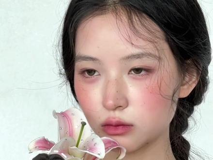 🪻葡萄风信子妆容教程来咯~#法式妆教 #学化妆 #化妆培训 #法式少女妆 #慵懒风