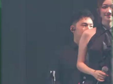 【8分钟纯享版】来看演唱会,却被和声小姐姐迷的不要不要的!徐良上哪找到这么美的和声小姐姐!~#你的青春在场上吗#徐良#音乐种草计划#演唱会#徐良演唱会和声小姐姐