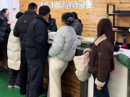 就在嘉善❗❗ 年前必逛的大型服装工厂店#嘉善 #同城好店推荐 #她家衣服真好看质量好还不贵 #好看的衣服都在这里 #庄驰品牌服饰工厂店