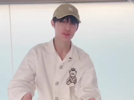 跟着宝老师学习拍照新姿势#tf三代 #张泽禹