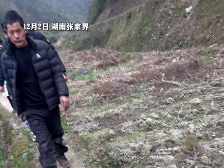 张家界七星山荒野求生第9天
“刀疤哥”因肠胃不适 遗憾退赛
并非网传中毒和受伤 正在医院接受检查#刀疤哥退赛 #七星山杯 #荒野求生#抖音媒体辟谣团#荒野求生热门选手刀疤哥退赛