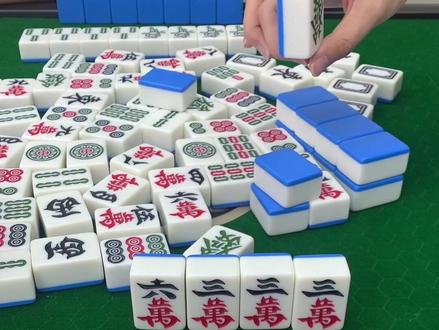 「麻将」棋逢敌手,深藏不露,四杠齐开来一手#麻将