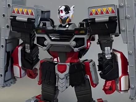 炫卡斗士W 荒原银卫 炫卡武装形态二