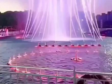 ai歌曲《尘途悟真》完成版 豆包制作词,找首歌,完全由剪映去翻唱的,剪了不下30次。剪映只能完成10秒-2分钟片段翻唱,还每次错误一堆,每次翻唱的语速,语调,甚至男女都不同,导致10秒的歌曲片段都可能要修改几次,很自然的"搭桥"一首完整的歌曲太难了,
人生一半俗事一半禅(自渡),看到下面的词:
精亏易贪威弱多怒,
信疏多言情浅多缠。
能薄多患识浅多虑,
智短多疑体衰多苦。
欲多心散志衰难成,
少欲心静事简人安。
想到悟道那首歌也是8个字,心血来潮去剪成一首歌,花了4-5天去剪都不太满意,计划前天完成还一直完成不了。可能我选的歌上有问题,反正剪映随机翻唱都唱错好几处词。要剪到歌曲错误少每段翻唱之间还贴合的程度难度有点大。那等哪天剪映功能强大了再说,。我不想再剪都是就往平台上一发当完成了的。睡觉,明天还要上班。。