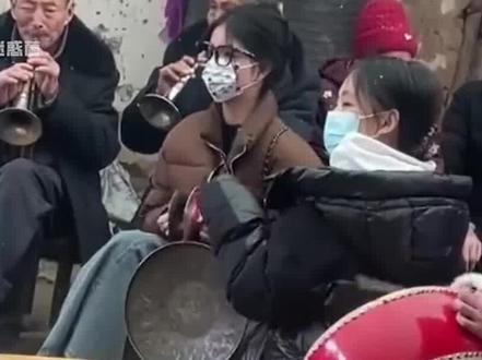 回村了就要有回村的样子! #变装 #娱乐评论大赏 #dou是综艺安利官 #乡村生活 #回村前vs回村后