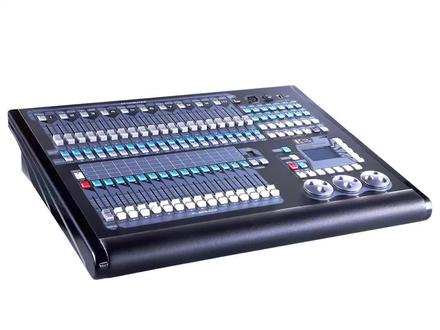 #金刚控台 2048控台连接UDP协议演示
适用于金刚控台KK系列带网络端口的控台