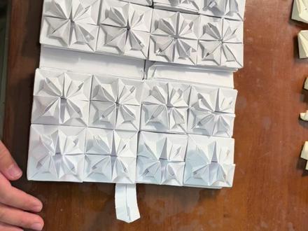 期末复习太累了,抽空休闲下,爱折纸的小男孩👦
#手工折纸