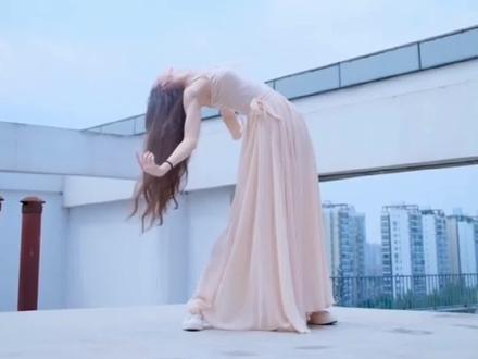 召唤鲸鱼视频如何制作?10秒教会你,记得先保存素材哦!#召唤鲸鱼#轻而易剪 @剪映 #教程