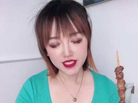 大个门前站,下一句…是啥😍