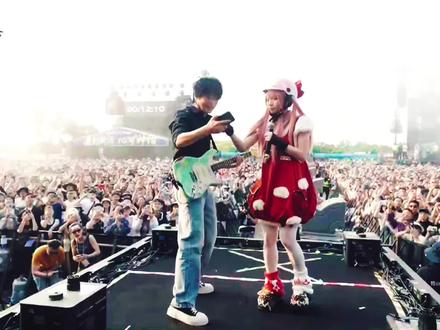 麻园诗人feat犬傲天「花厅·河流限定合体」 2026花厅·河流音乐节|day2
#麻园诗人现在现在#在河流我们不说遗憾我们说现在现在#河流音乐节 #花厅河流音乐节 #马陵山花厅河流音乐节 #中国乐迷新家园@麻园诗人 @犬傲天🐶