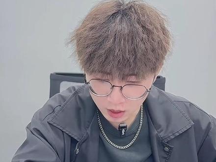 充电时反复重启可退充电异常吗? 不能,反复重启应申请开机情况
以下现象属于充电异常
1.充电电流小于0.4
2 充电达到90%以上 电量无变化
3 充电过程中自动提示充电接触不良 或自动停止充电
#拍机堂 #售后 #充电 #重启 #退货