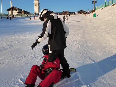 普普滑雪好命苦啊笑死我了 仿佛看到我滑雪的样子了#郝熠然 #云旗 #云熠 #云熠cp