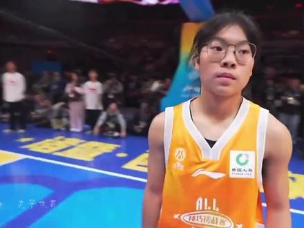 冯敏敏的到来,让CBA全明星变了味。 #冯敏敏#cba全明星#徐杰
