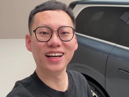 零跑D19:能给的我尽力都给了 零跑旗舰SUV D19
差不多是问世最晚的新势力全尺寸奶爸SUV
还有机会吗?
#零跑汽车 #新能源汽车 #SUV #奶爸车