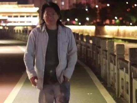 超喜欢的@李超狼 欢喜冤家第一集@小乖不乖 这潇洒的步伐,谁看谁喜欢